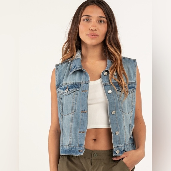 Ci Sono Jackets & Blazers - 🔆 Ci Sono Medium Wash Distressed Crop Denim Vest, Large NWT
